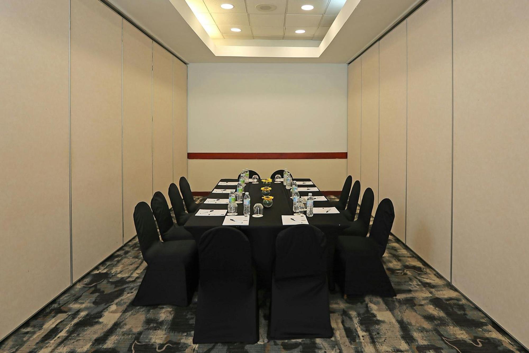 Four Points By Sheraton Santo Domingo Bagian luar foto