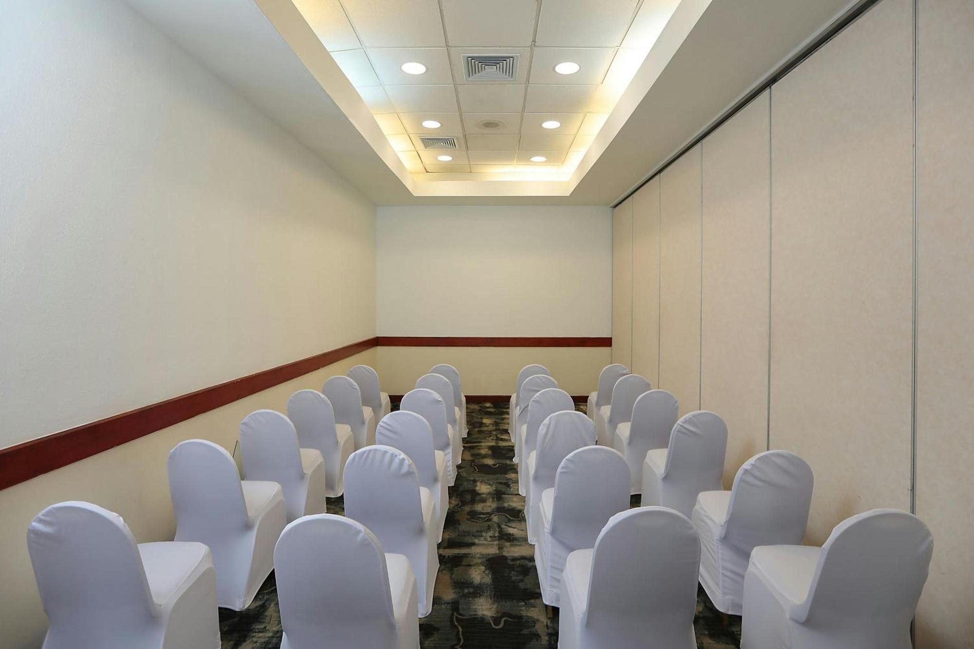 Four Points By Sheraton Santo Domingo Bagian luar foto