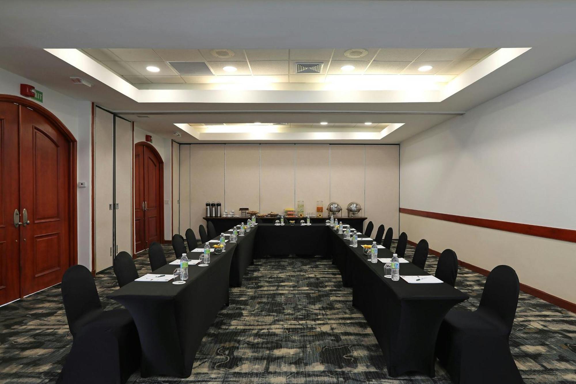 Four Points By Sheraton Santo Domingo Bagian luar foto